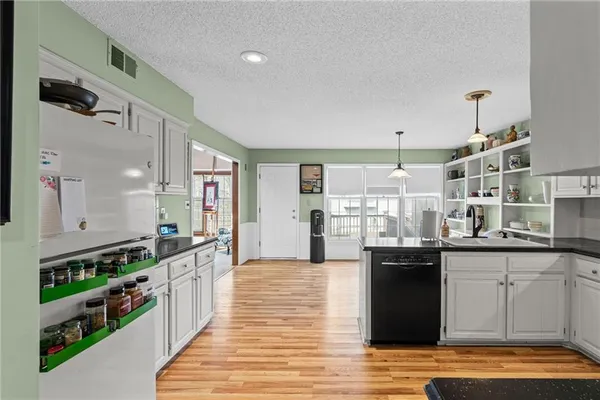 $310,000 | 9002 West 120th Terrace, Overland Park, KS 66213