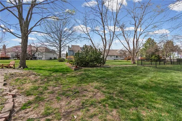 $310,000 | 9002 West 120th Terrace, Overland Park, KS 66213