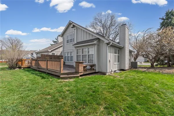 $310,000 | 9002 West 120th Terrace, Overland Park, KS 66213