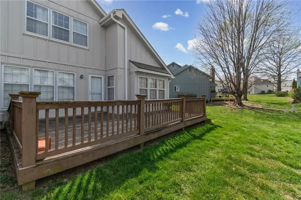 $310,000 | 9002 West 120th Terrace, Overland Park, KS 66213