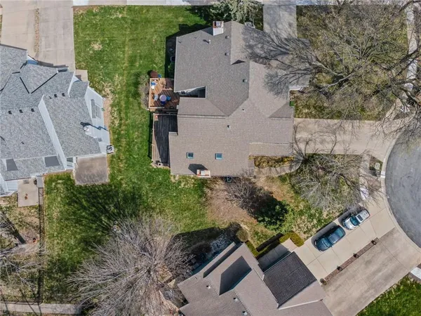 $310,000 | 9002 West 120th Terrace, Overland Park, KS 66213