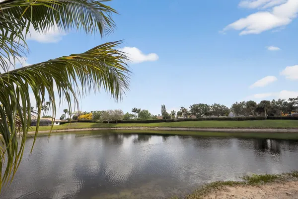 $950,000 | 12301 Cabot Court, Boca Raton, FL 33428