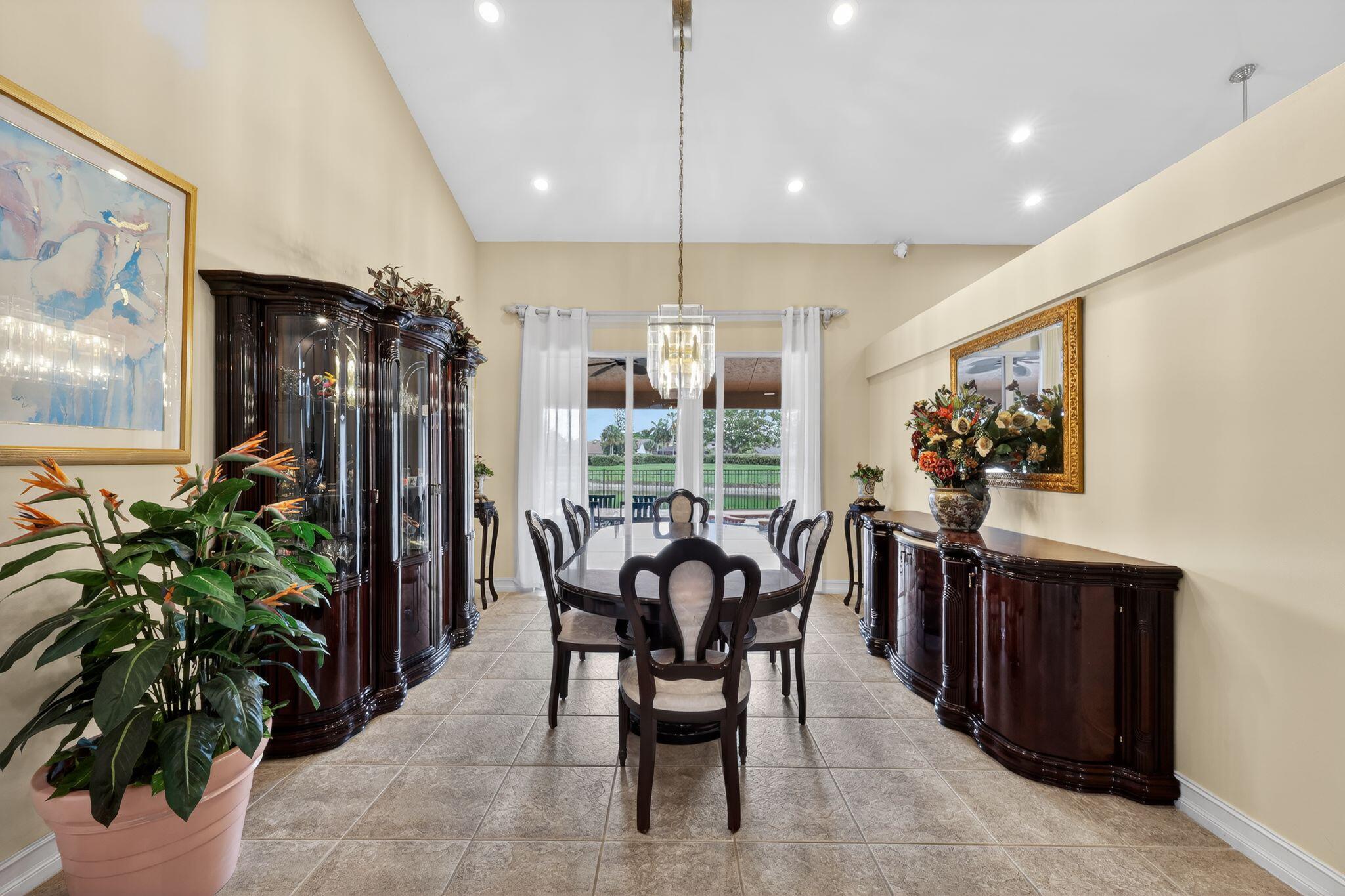 12301 Cabot Court Boca Raton, FL 33428 - Photo 9 of 30 20_12301_Cabot_Ct_Boca_Raton_FL_33428_US