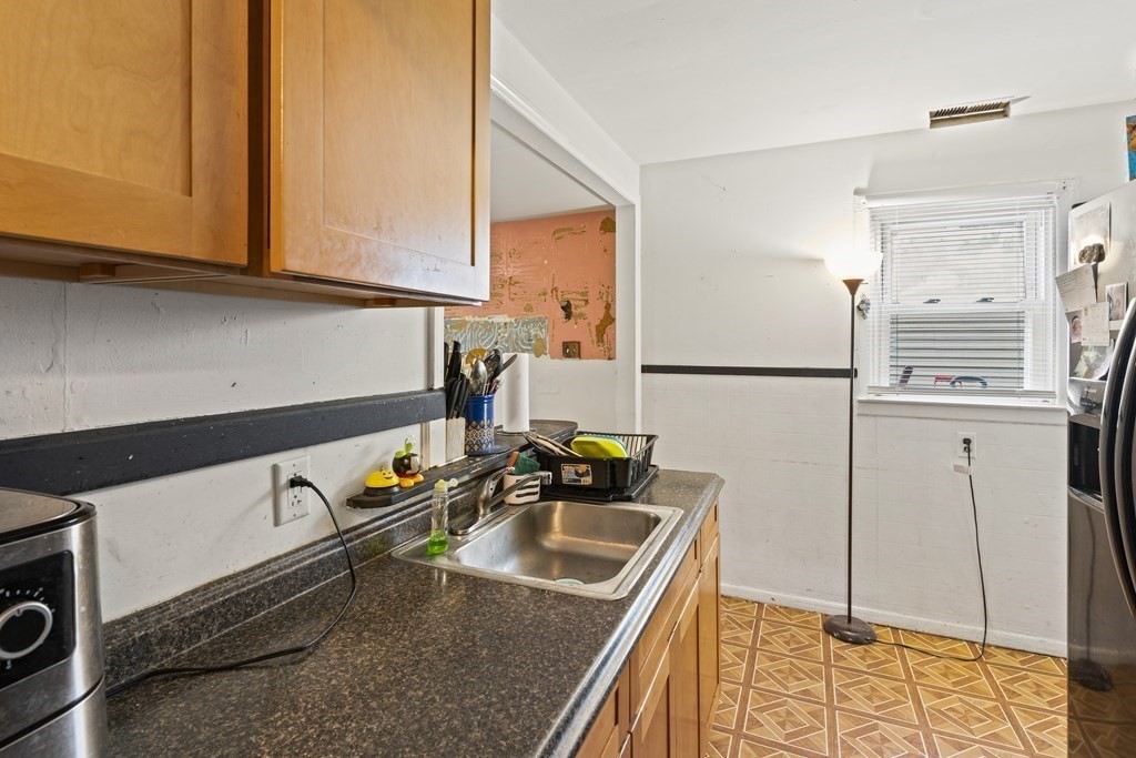 130 Brandon Avenue Springfield, MA 01119 - Photo 10 of 27 Gallery Image 10