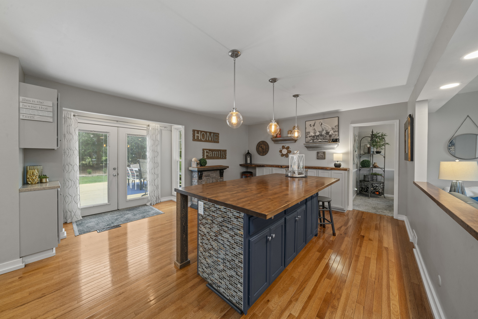 66 Winthrop New Road Sugar Grove, IL 60554 - Photo 4 of 39 a large kitchen with lots of counter space and wooden floor