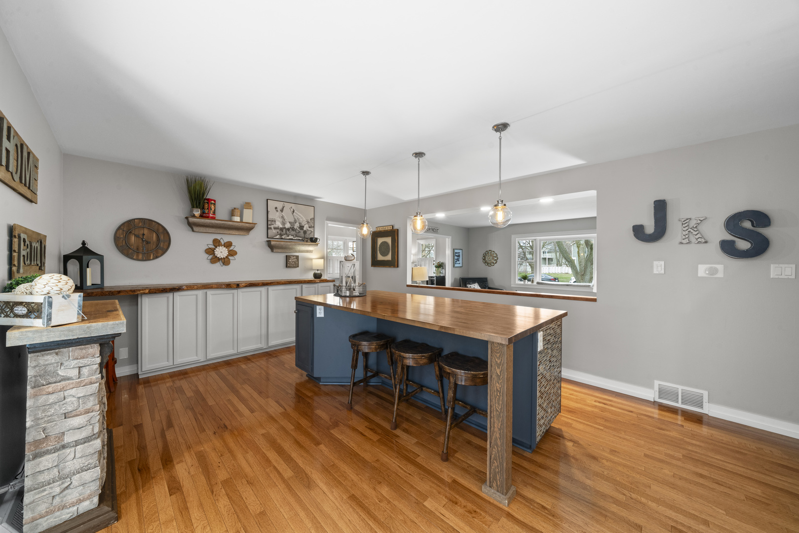 66 Winthrop New Road Sugar Grove, IL 60554 - Photo 8 of 39 a room with furniture and wooden floor