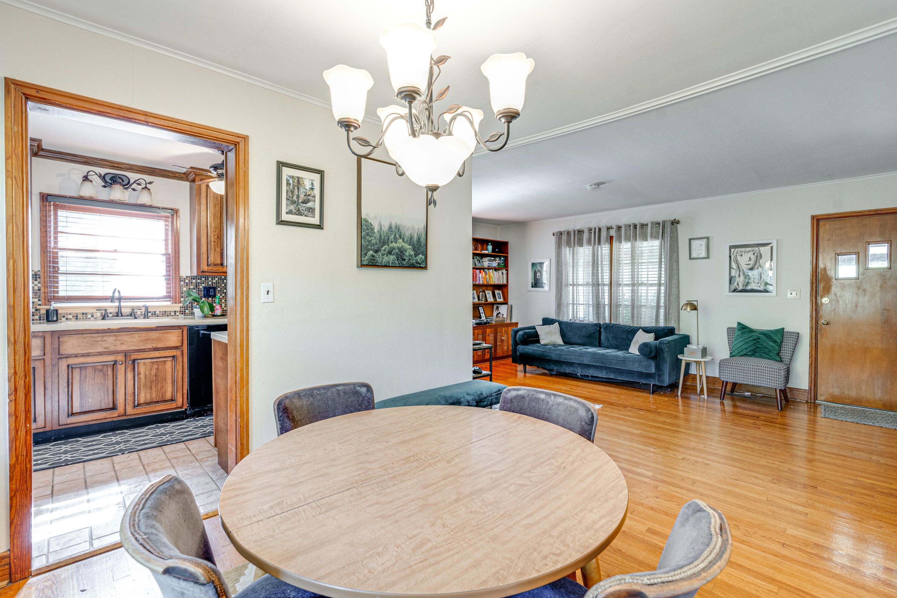 2432 Hamill Road Hixson, TN 37343 - Photo 7 of 29 7
