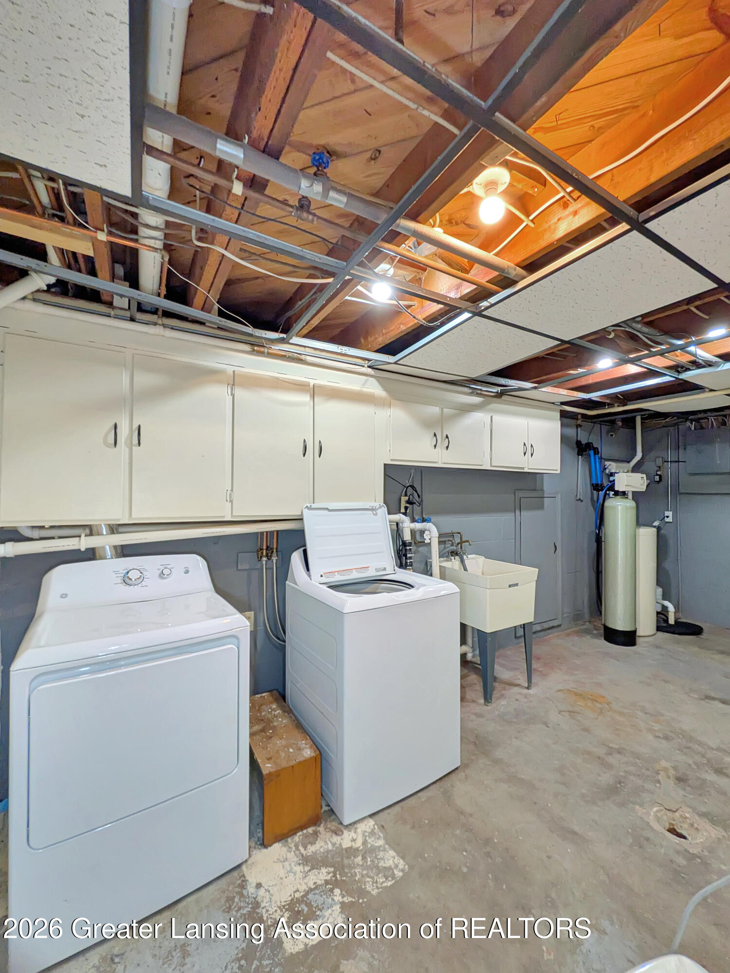 7702 Woodbury Road Laingsburg, MI 48848 - Photo 35 of 37 Laundry Room