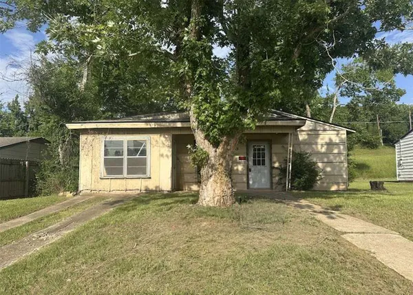$42,999 | 708 Northaven Drive, Lone Star, TX 75668