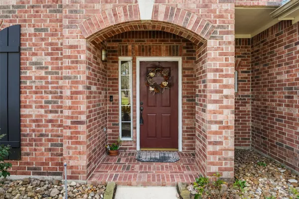 $469,500 | 122 West Russet Grove Circle, The Woodlands, TX 77384