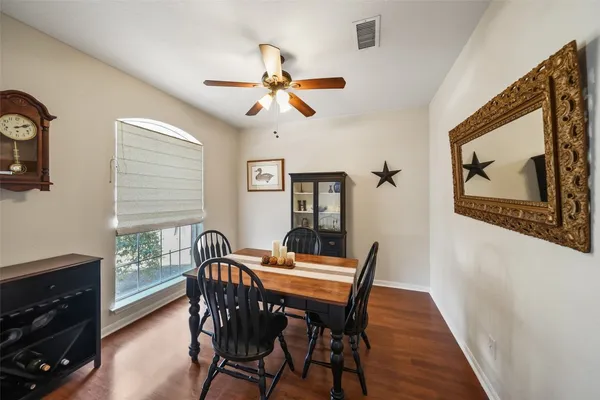 $469,500 | 122 West Russet Grove Circle, The Woodlands, TX 77384