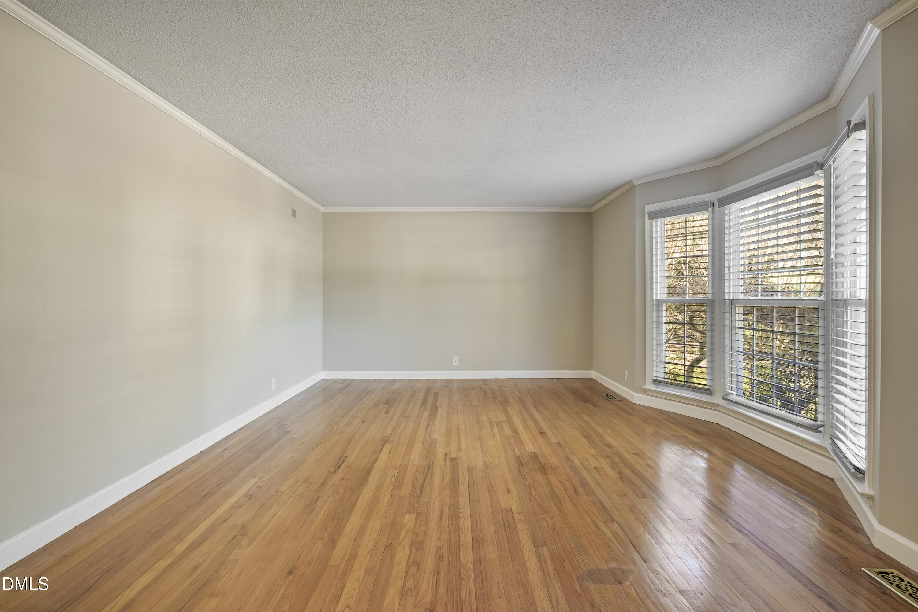 3401 Malibu Drive Raleigh, NC 27607 - Photo 8 of 53 DSC02197