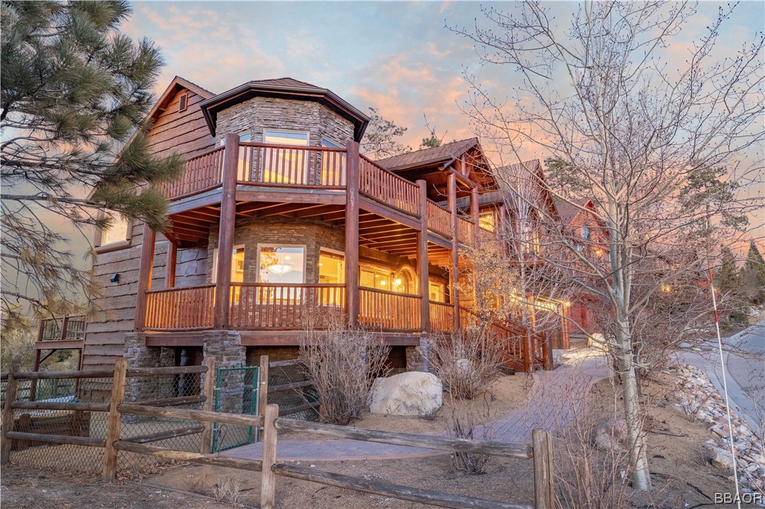 42324 Eagle Ridge Big Bear Lake, CA 92315 - Photo 6 of 50 a front view of a house