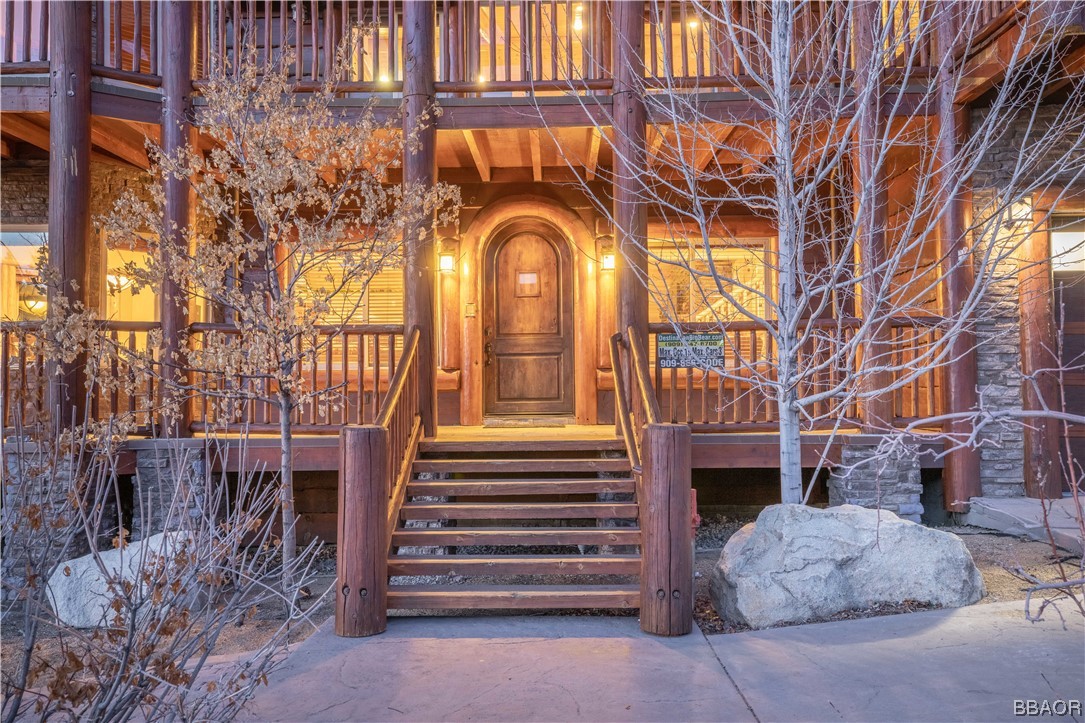 42324 Eagle Ridge Big Bear Lake, CA 92315 - Photo 7 of 50 a front view of a house