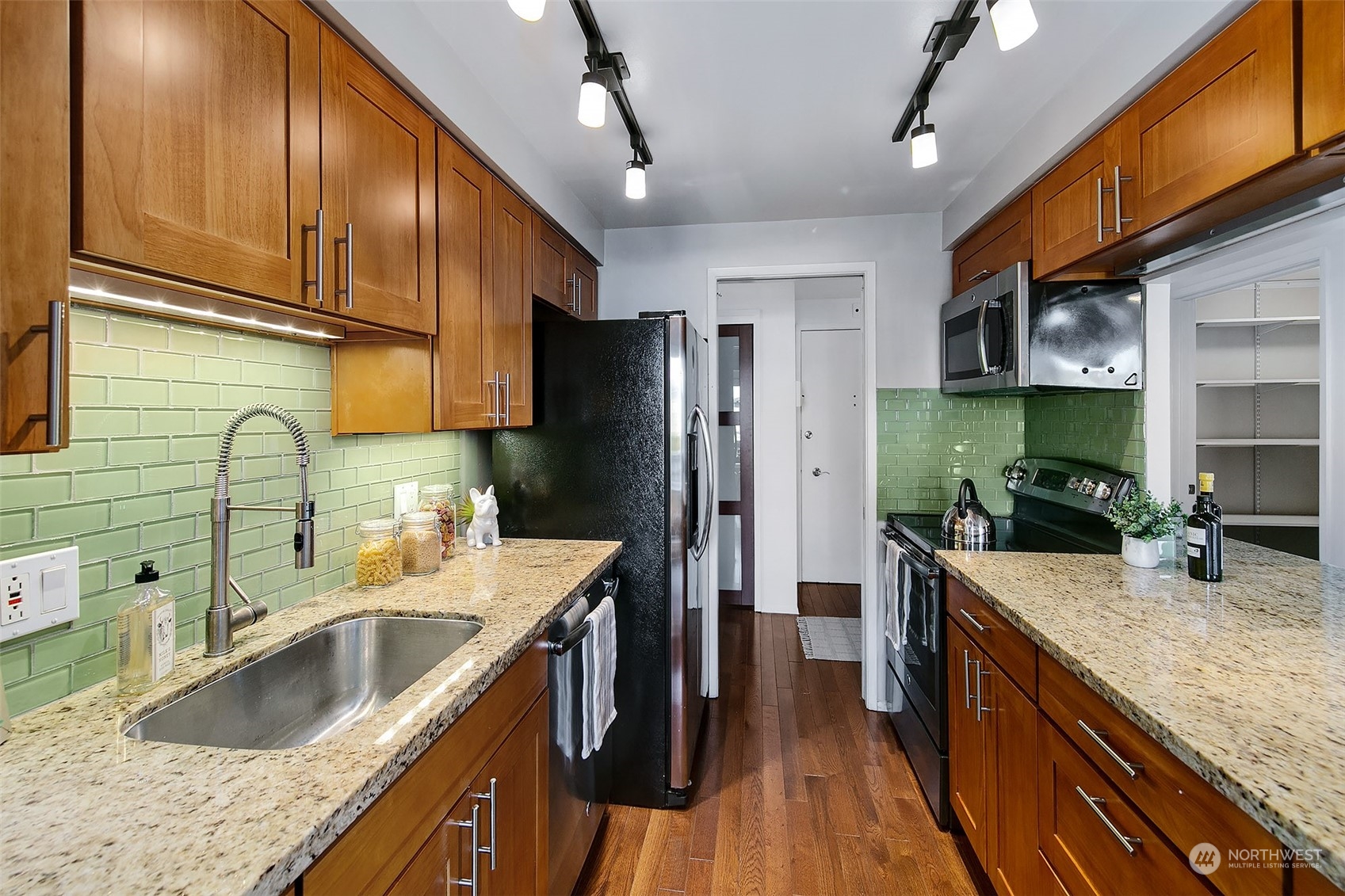 500 Elm Way, Unit 28 Edmonds, WA 98020 - Photo 10 of 26 Gallery Image 10