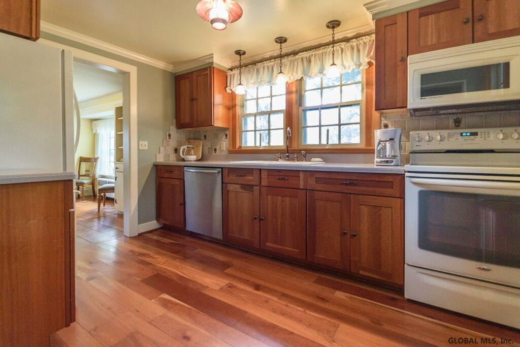 34 Vischer Ferry Road Clifton Park, NY 12148 - Photo 9 of 23 Photo 9