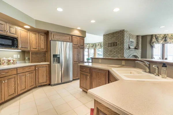 $2,365,000 | 2807 Government Point Road Northeast, Alexandria, MN 56308