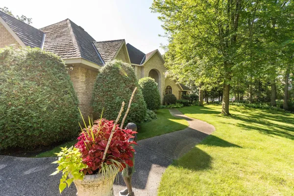 $2,365,000 | 2807 Government Point Road Northeast, Alexandria, MN 56308