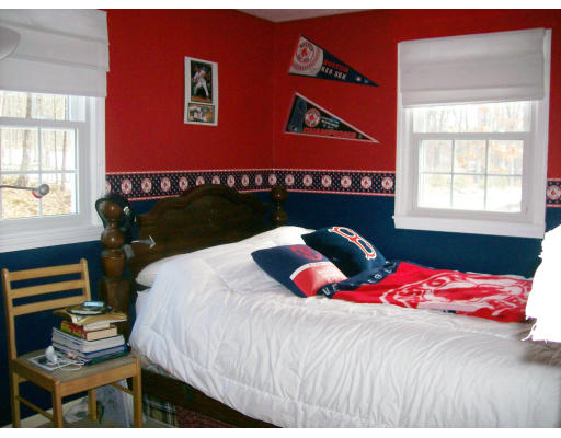 598 Flat Hill Road Lunenburg, MA 01462 - Photo 12 of 17 Gallery Image 12