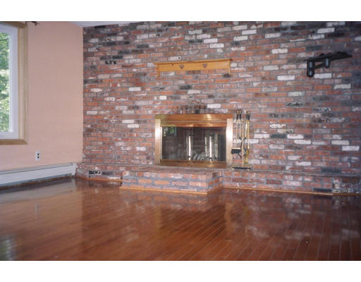 598 Flat Hill Road Lunenburg, MA 01462 - Photo 6 of 17 Gallery Image 6