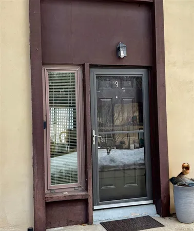 $250,000 | 9 Willow Court, Unit 9, Selden, NY 11784