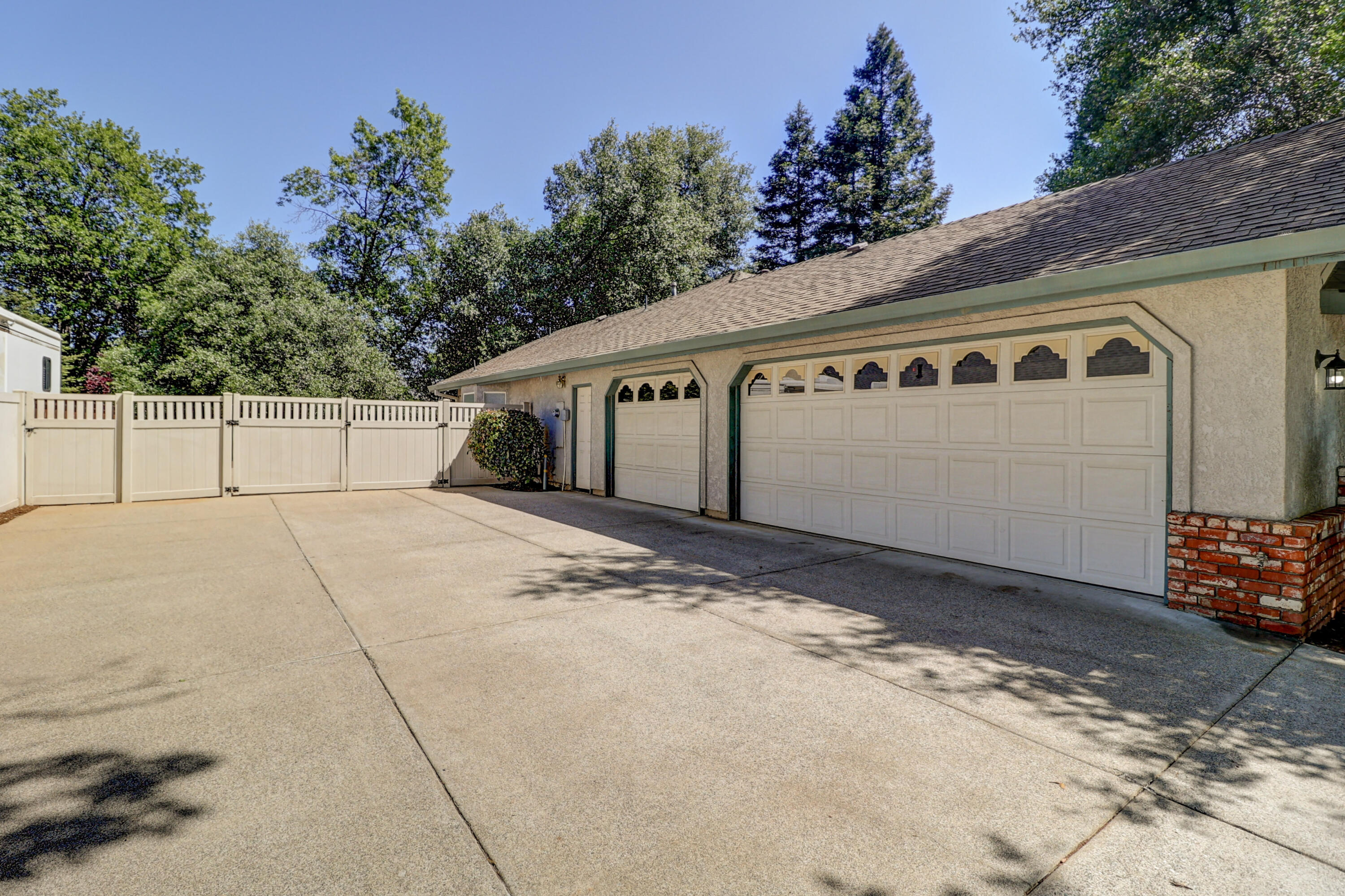 4420 Brittany Drive Redding, CA 96002 - Photo 12 of 31 IMG_0992