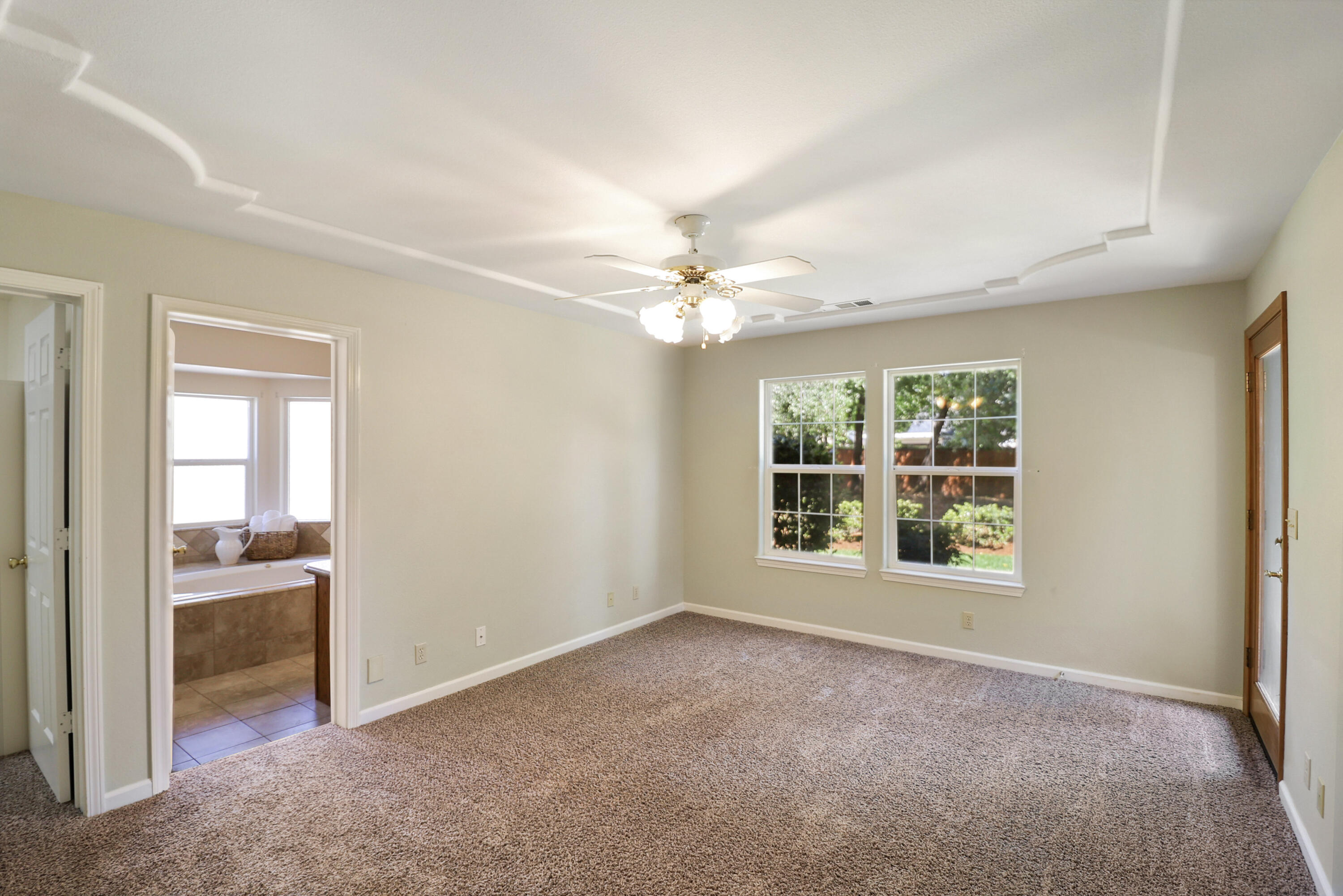 4420 Brittany Drive Redding, CA 96002 - Photo 16 of 31 IMG_1019