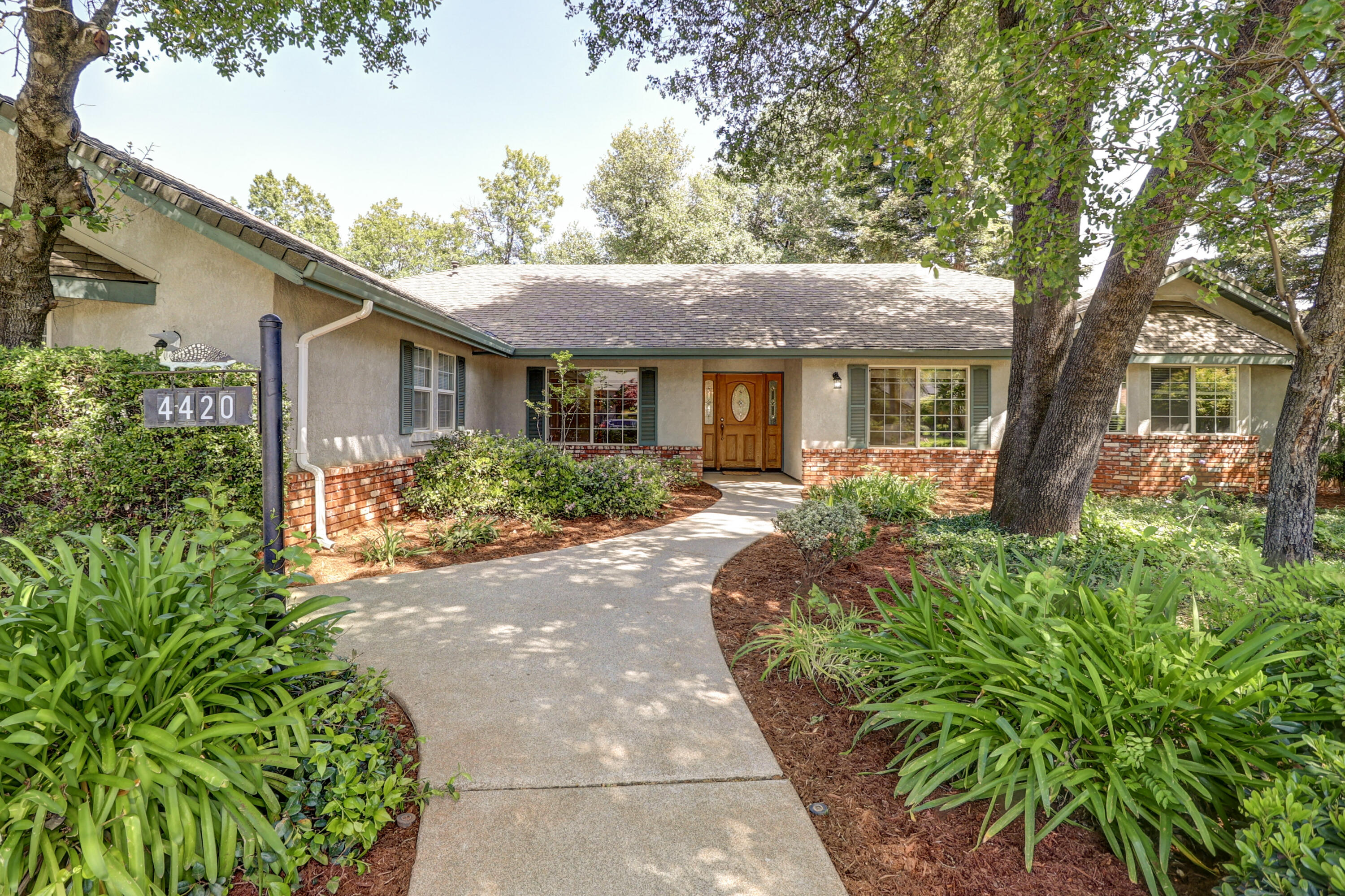 4420 Brittany Drive Redding, CA 96002 - Photo 2 of 31 IMG_0988