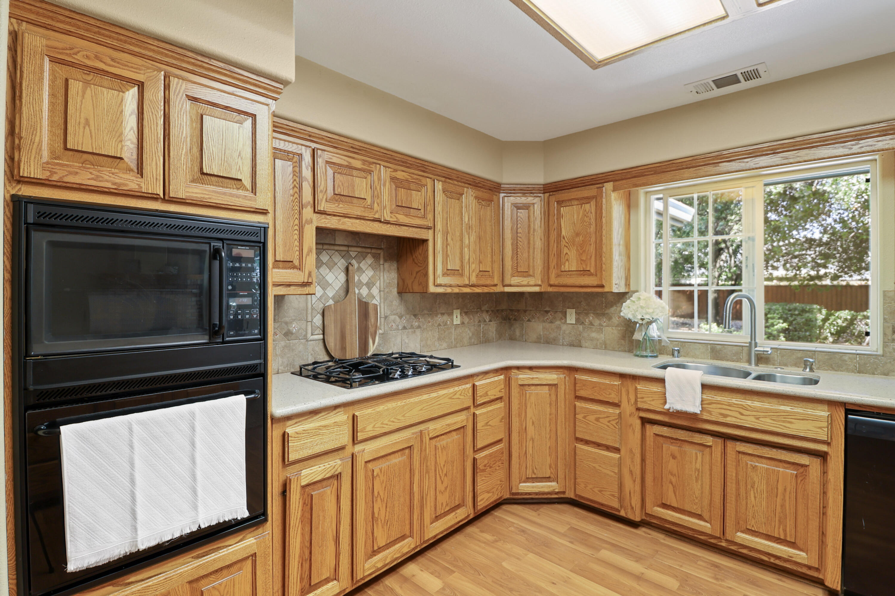 4420 Brittany Drive Redding, CA 96002 - Photo 22 of 31 IMG_1009