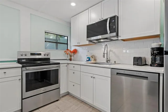 $1,525,000 | 3018 Gulf Drive, Holmes Beach, FL 34217