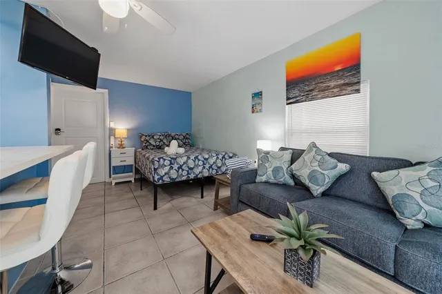 $1,525,000 | 3018 Gulf Drive, Holmes Beach, FL 34217