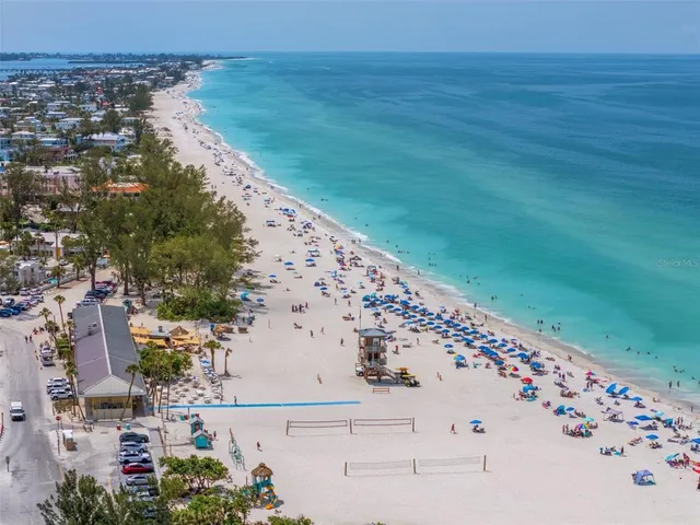 $1,525,000 | 3018 Gulf Drive, Holmes Beach, FL 34217