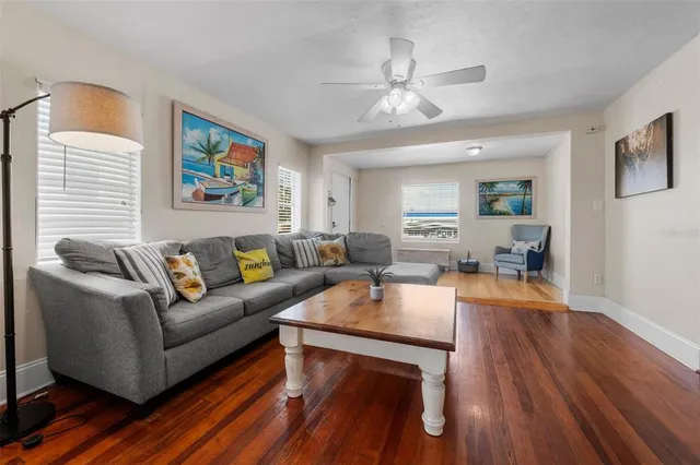 $1,525,000 | 3018 Gulf Drive, Holmes Beach, FL 34217