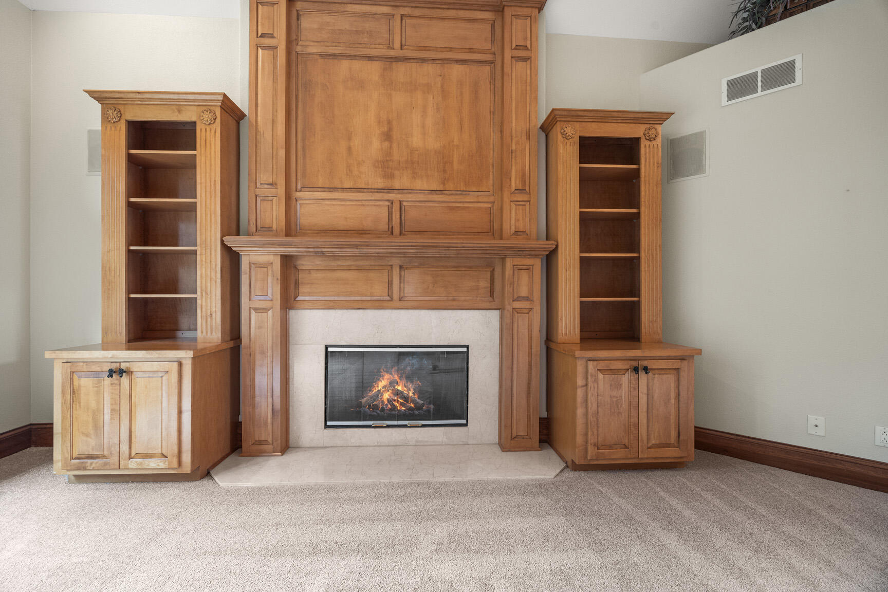 N52-w16816 Oak Ridge Trail Menomonee Falls, WI 53051 - Photo 5 of 37 Fireplace