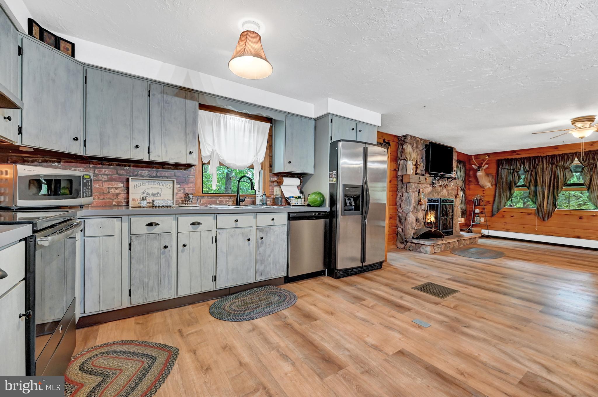 1055 Valley View Road York, PA 17406 - Photo 8 of 44 Kitchen