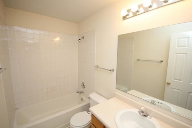 190 Cheviot Court Roselle, IL 60172 - Photo 17 of 25