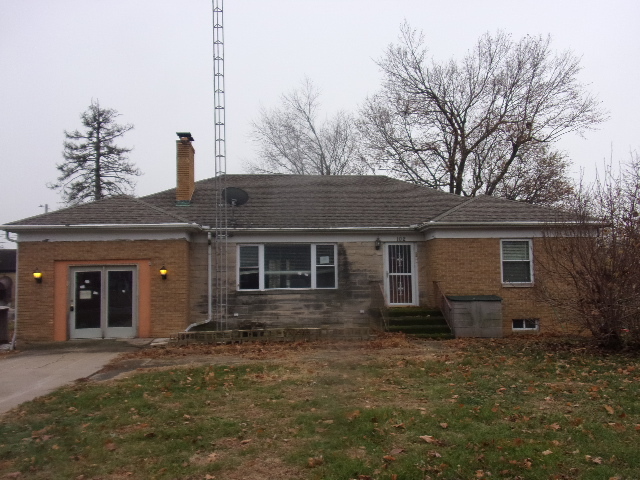 102 West Center Street Le Roy, IL 61752 - Photo 1 of 11 front view of a house with a yard