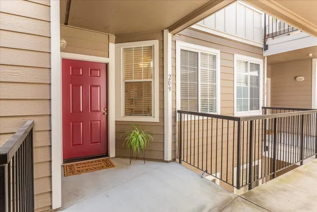 $779,800 | 250 Santa Fe Terrace, Unit 209, Sunnyvale, CA 94085