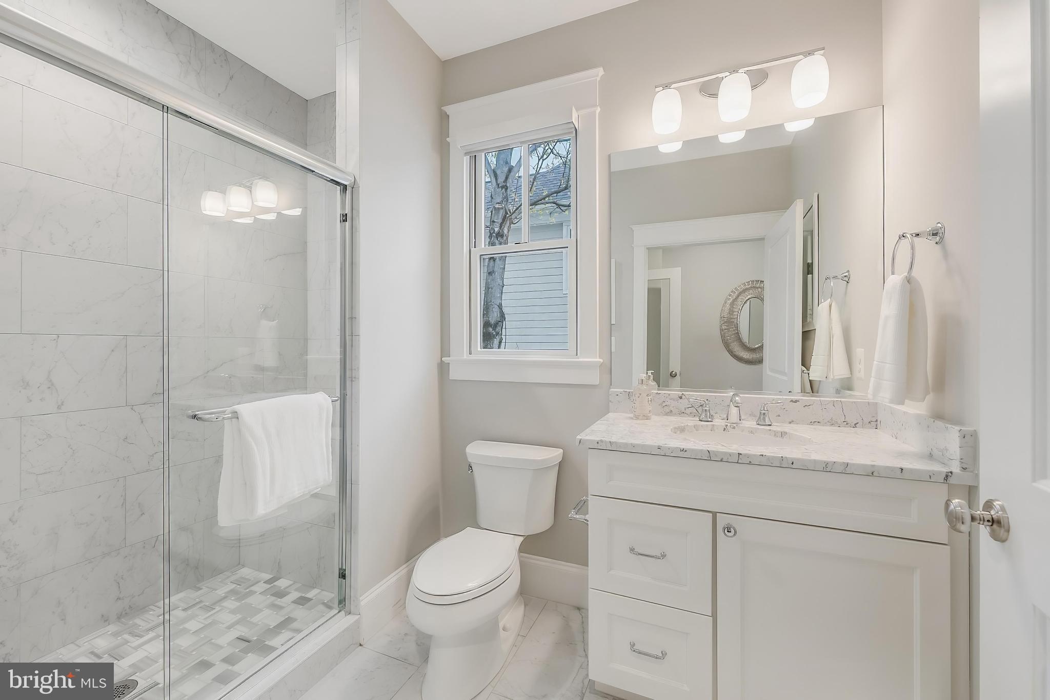 6805 Lumsden Street McLean, VA 22101 - Photo 46 of 123 Main level full bathroom