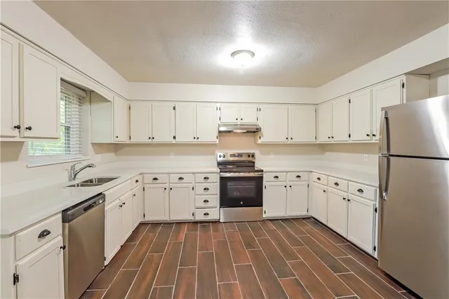 $2,185 | 930 Josela Court, Leavenworth, KS 66048