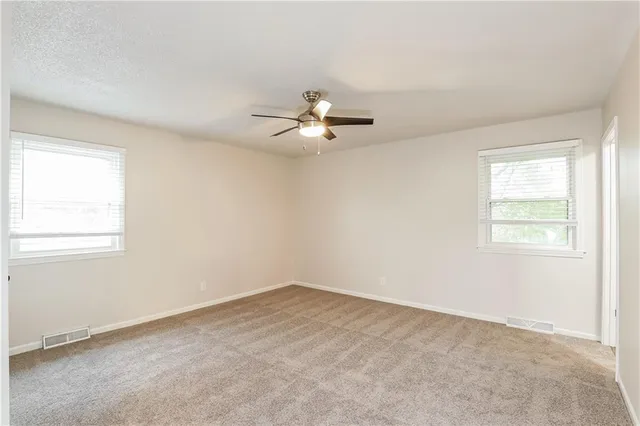 $2,185 | 930 Josela Court, Leavenworth, KS 66048