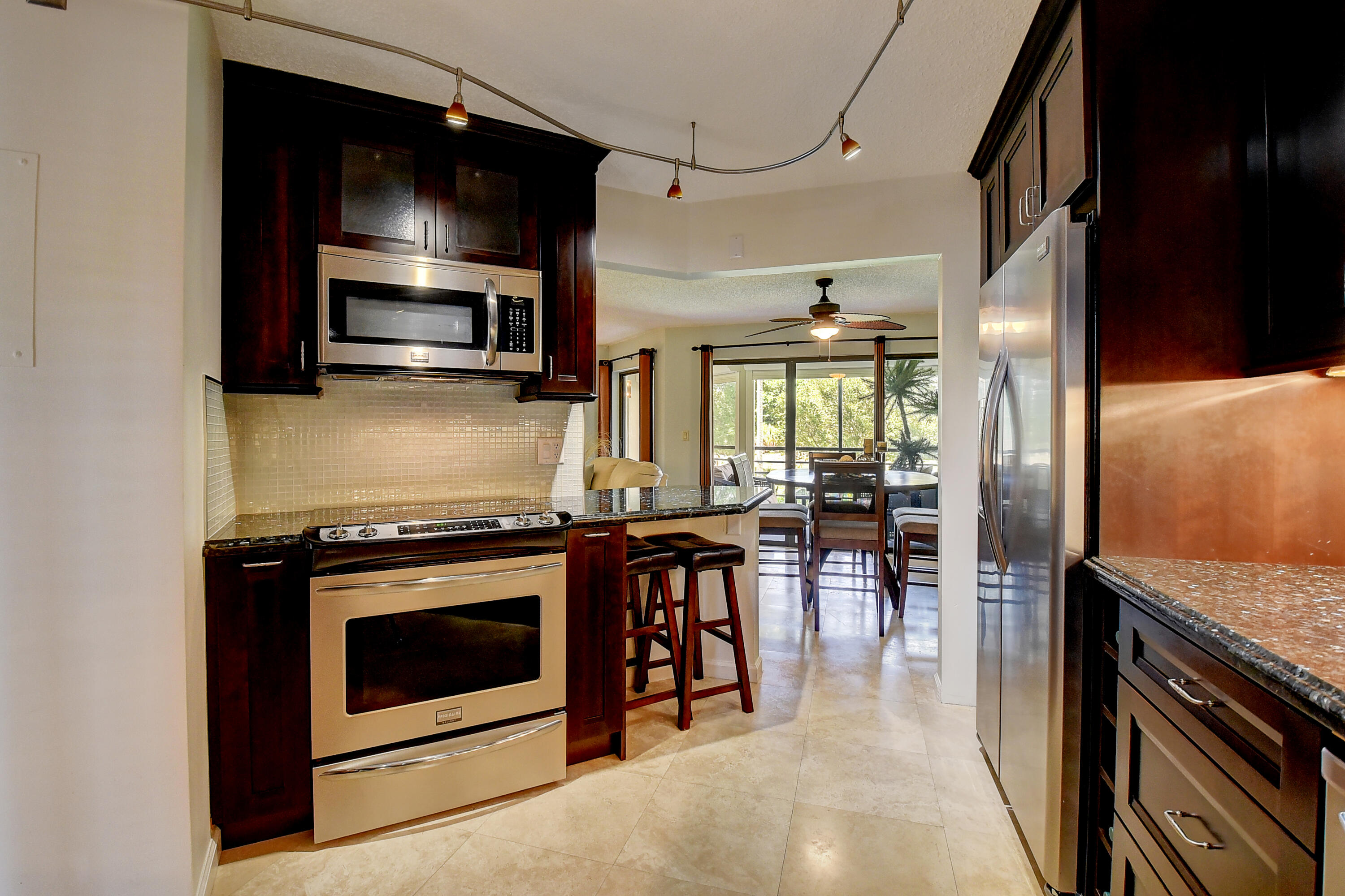 5701 Camino Del Sol, Unit 206 Boca Raton, FL 33433 - Photo 14 of 38 KITCHEN