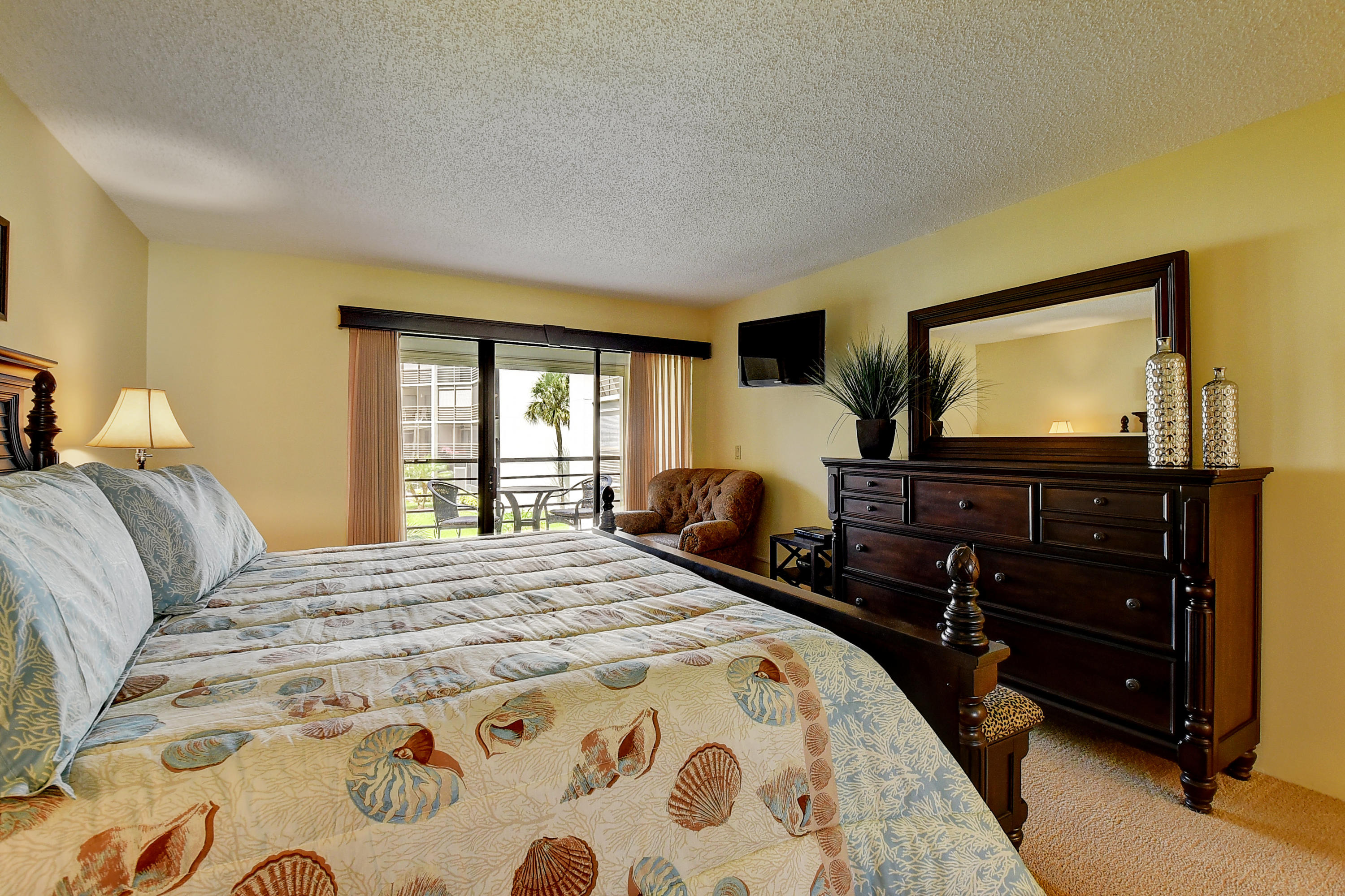 5701 Camino Del Sol, Unit 206 Boca Raton, FL 33433 - Photo 19 of 38 MASTER BEDROOM