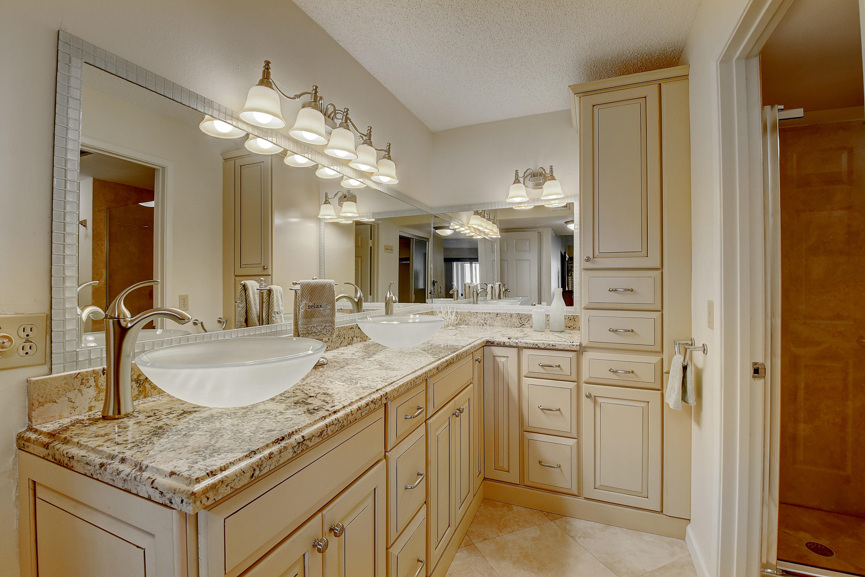 5701 Camino Del Sol, Unit 206 Boca Raton, FL 33433 - Photo 21 of 38 MASTER BATHROOM