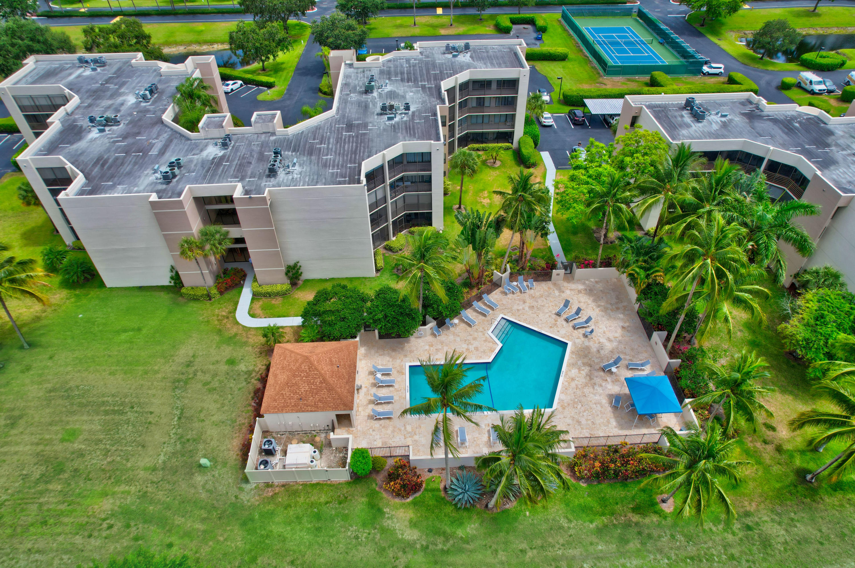 5701 Camino Del Sol, Unit 206 Boca Raton, FL 33433 - Photo 37 of 38 COMMUNITY POOL