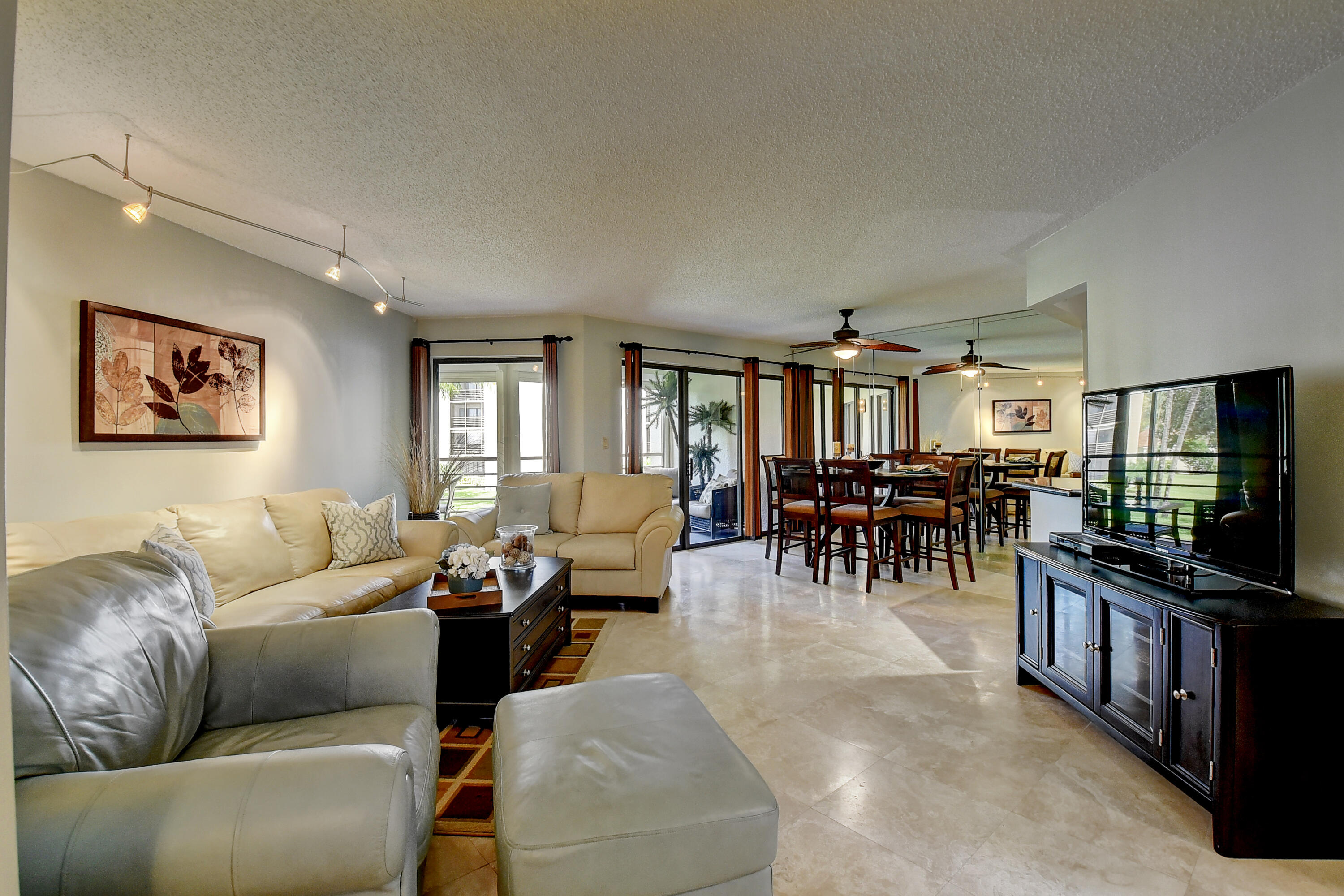 5701 Camino Del Sol, Unit 206 Boca Raton, FL 33433 - Photo 7 of 38 LIVING ROOM
