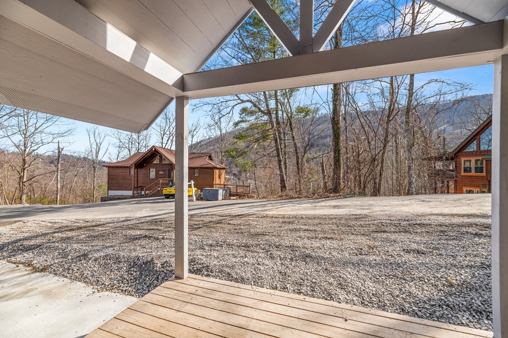 454 Loop Road Gatlinburg, TN 37738 - Photo 3 of 34 Gallery Image 3