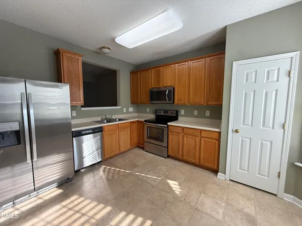 $1,700 | 138 Forthview Way, Apex, NC 27502