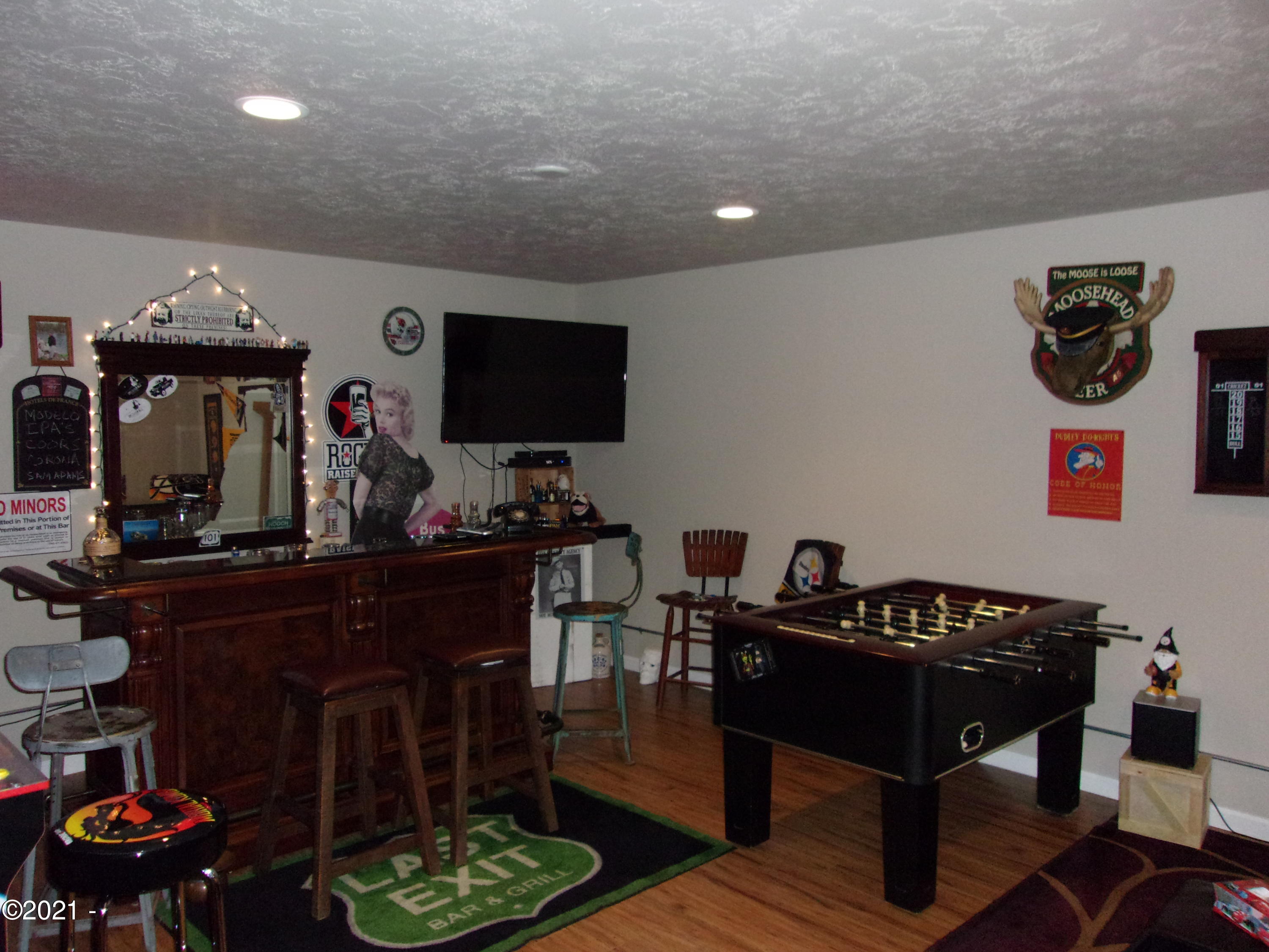 3065 Yaquina Bay Road Newport, OR 97365 - Photo 28 of 32 Lower Level Game Room/Bar