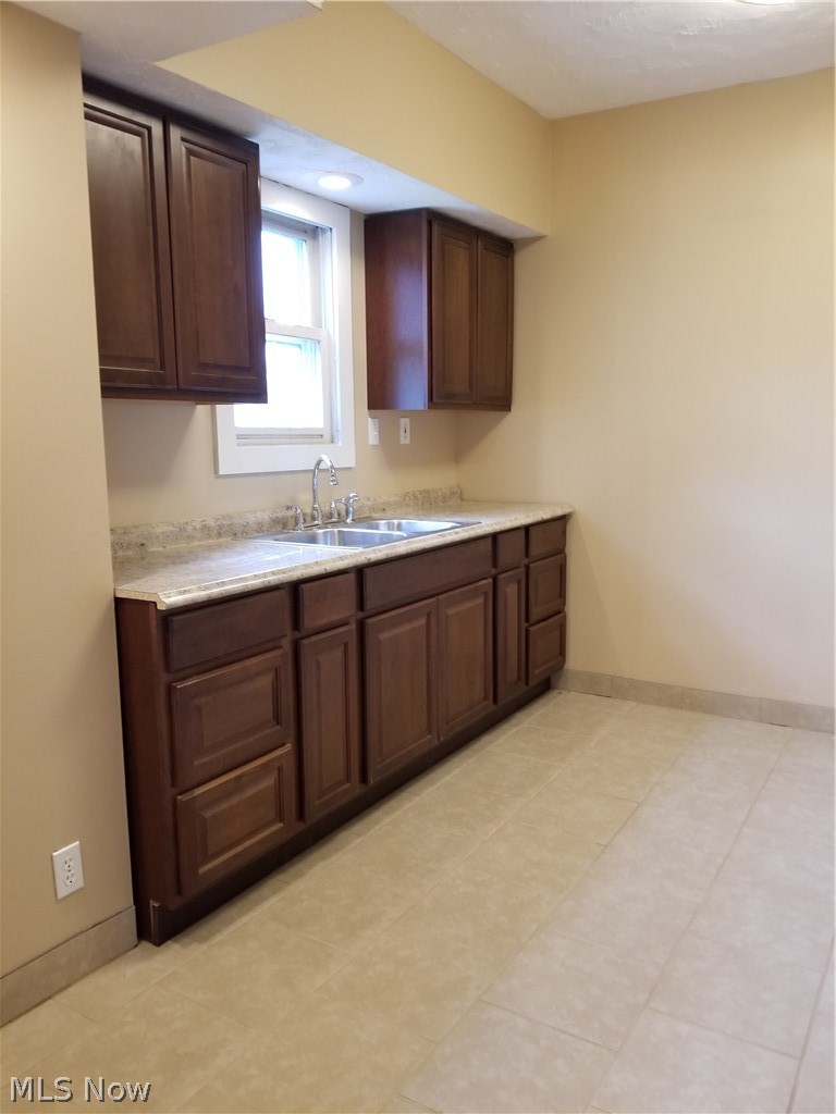18116 Neff Road Cleveland, OH 44119 - Photo 11 of 20 Gallery Image 11